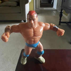 Hasbro WWF Tatanka Actionfigur 1991 Vintage Titan Sports - Bild 1 von 3