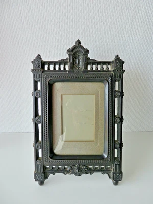 Ancien Cadre Photo en Ebonite Gutta-Percha noir . Epoque XIXème ,style gothique - Photo 1/4