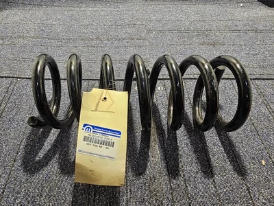 Muelle helicoidal delantero derecho Mopar 68172125AB para Ram 2500 2014-2018 Foto 1 de 4