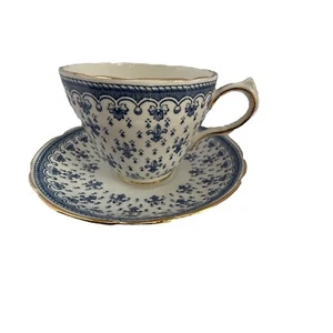Vintage Teacup And Saucer - Grosvenor Fine China Fleur De Lis Cup-saucer England - Picture 1 of 5