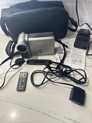 Sharp Viewcam VL-E760U 8mm Handheld LCD Camcorder 40x Zoom with Case VGC - Image 1 of 4