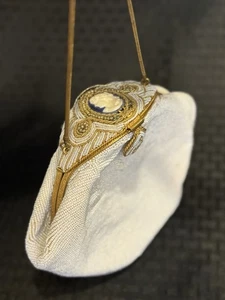 Antiguo Bolso Cartera Francia Micro Semilla Cuentas Cuentas Marco Joyado Cierre Camafeo - Imagen 1 de 24