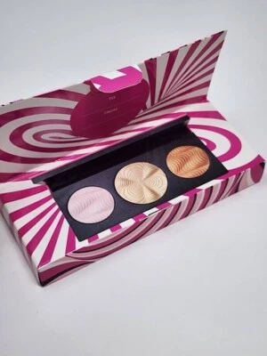 MAC Step Bright Up Extra Dimension Skinfinish Powder Highlighter Palette LIGHT - Image 1 of 4