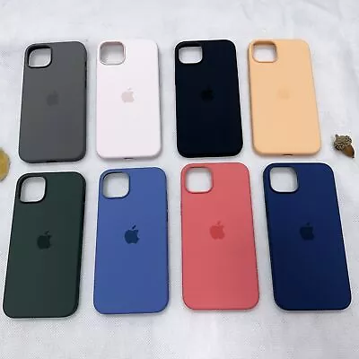 Custodia originale in silicone con MagSafe per iPhone 16 Pro Max 15 Pro 14 13 12 - Image 1 of 4