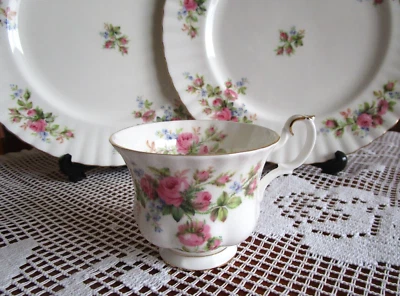 Royal Albert. Moss Rose. Tea Cup. Made In England. 1956 Base Stamp- NEVER USED - image 1 of 3