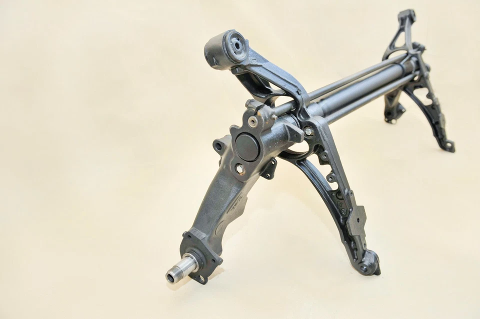 Train arrière essieu Peugeot Partner Citroen Berlingo UTILITAIRE  - Photo 1/4