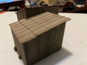 HO scale hard to resist trackside shack wood constructed in very good condition - Picture 1 of 4