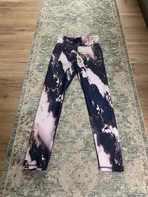 Leggings femininas Old Navy Power macias cintura alta mármore multicoloridas - Tamanho M - Imagem 1 de 4