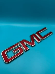 GMC Sierra 1500 2500 3500 2014-2019 emblema puerta trasera GM 23122158 OEM - Imagen 1 de 6