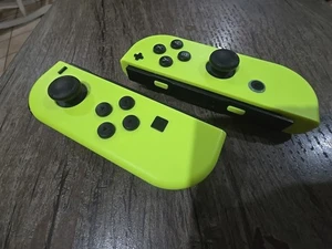 Nintendo Joy-Con (L/R) Wireless Controllers for Switch : Neon Yellow - Picture 1 of 4
