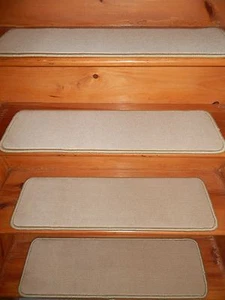 13 PASSI 9" X 30" + Pedane per scale moquette misto lana 30" x 29" pianerottolo. - Foto 1 di 5
