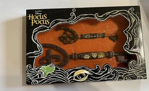 Disney Hocus Pocus Schlüsselset Binx Sanderson Schwestern Winifred Sarah Mary versiegelt - Bild 1 von 2