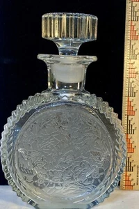 Paden City 9” x 6.5” Vintage Etched Birds & Flowers Glass Decanter & Stopper - Picture 1 of 7