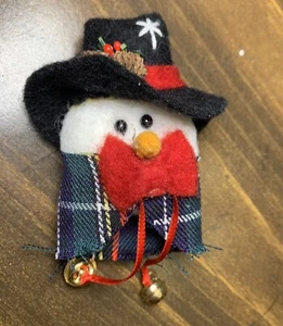 Vintage Fabric Snowman Head Fashion Brooch Pin Pine cone Hat Bells Plaid Coat - Picture 1 of 4