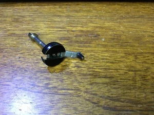 PERILLA REBOBINADA MINOLTA XE NEGRA PIEZA DE REPARACIÓN USADA - Imagen 1 de 4