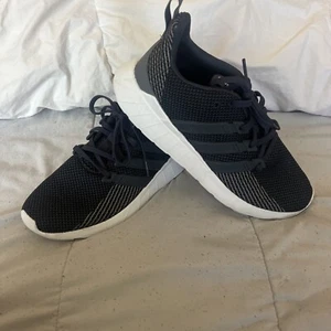 Adidas Questar Flow men’s 9 sneakers blue gray and white slightly used - Picture 1 of 5
