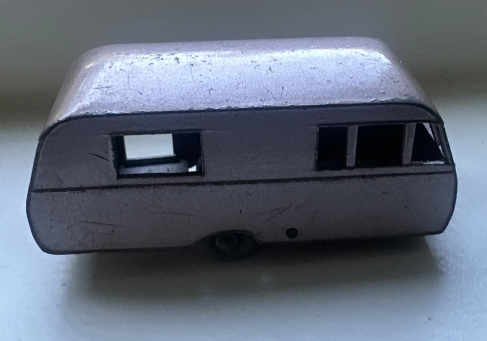 Caravana DE COLECCIÓN Matchbox Nº 23 Bluebird Dauphine de LESNEY *Color Malva* Leer Foto 1 de 4