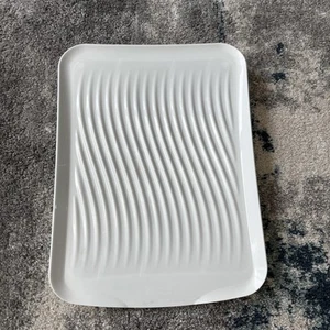 vintage rubbermaid dish drainer tray large White Plastic Elevated With Two Feet - Picture 1 of 8