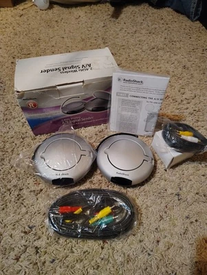 Radio Shack 2.3 GHz Wireless Video Sender. Missing Power Cords. - Image 1 of 4