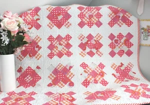 GRANNY SQUARES ~ New Handmade Baby Girl Quilt - Picture 1 of 13