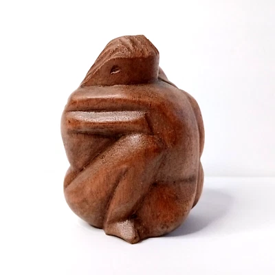 手工雕刻巴厘岛印度尼西亚拥抱夫妇4英寸雕像乡村风格Suar — 第 1/4 张图片