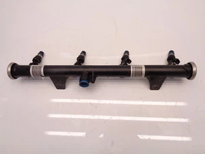 Injector rail for 2003 Chevrolet Avalanche 1500 5.3 V8 gasoline LM7 290HP - Picture 1 of 2