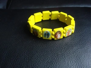 SCHÖNES GELBES HOLZPERLEN HEILIGE HEILIGE DEHNBARES ARMBAND (USA-VERKÄUFER) A1 - Bild 1 von 2