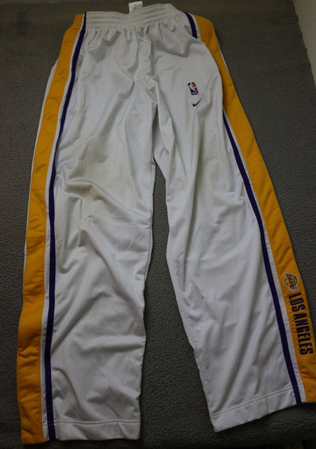 Men's Nike Gold Los Angeles Lakers 2021/22 City Edition Therma Flex Showtime Pants Size: Medium