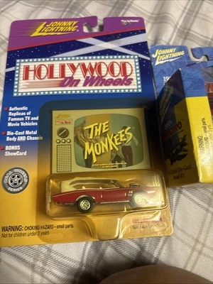 (2) Nuevo Johnny Lightning Hollywood sobre ruedas "Starsky and Hutch" Red Torino 1/64 Foto 1 de 4