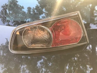 2009-2012 Mitsubishi Lancer Oem Inner Passenger Tail Lamp Taillight Rh - Image 1 of 4