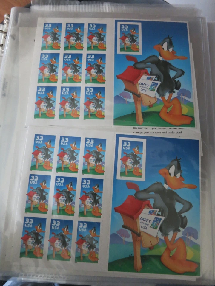 United States Scott 3306 MNH 1999 33¢ Daffy Duck Two Panes of 20 Total - Image 1 of 1