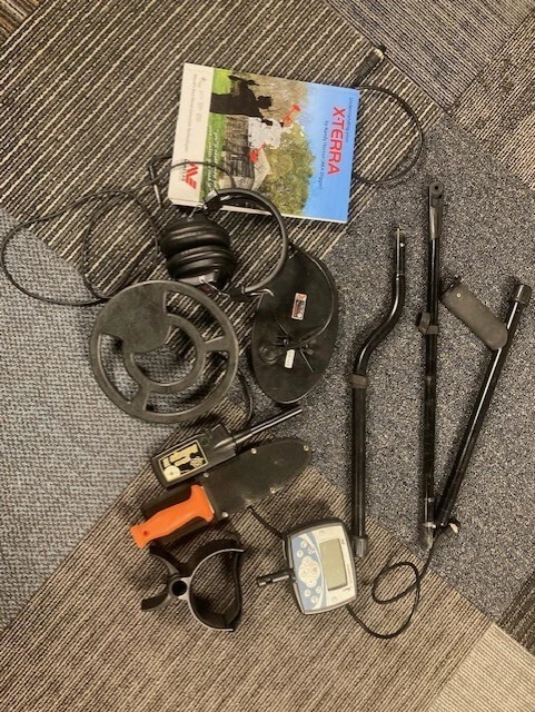 MINELAB X-TERRA 705 GOLD PACK METAL DETECTOR with Double d coil - Image 1 of 4