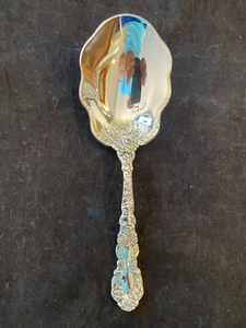 IMPERIAL CHRYSANTHEMUM BY GORHAM BERRY SERVING SPOON 9" LIGHT GOLD WASHED - Picture 1 of 3