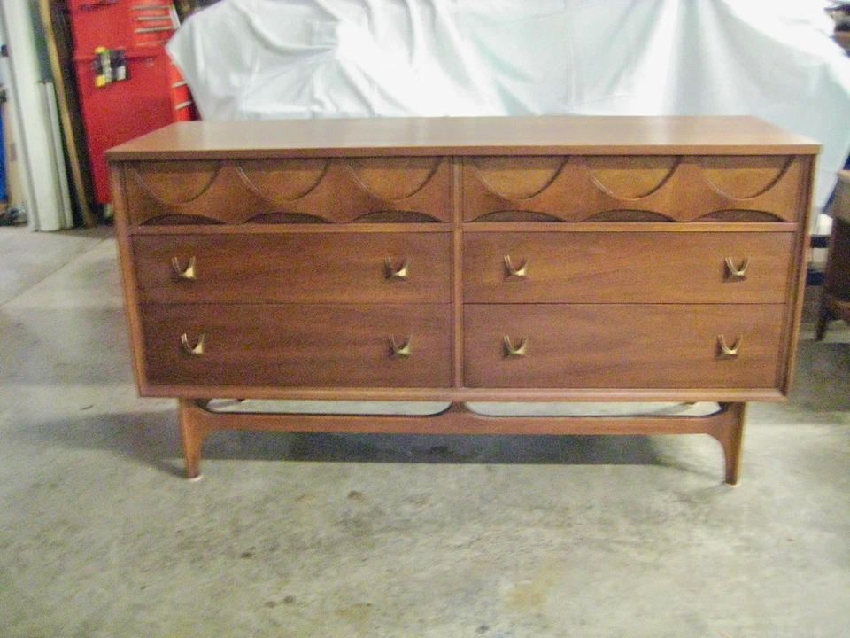 MIDCENTURY BRASILIA BROYHILL  WALNUT 6 PIECE BEDROOM SET - Image 1 of 4