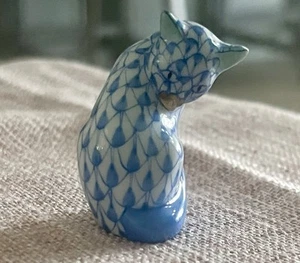 "Estatuilla de gato sentado pequeño Herend 1,5"" ~ Red azul ~ ¡Prístina! - Imagen 1 de 6