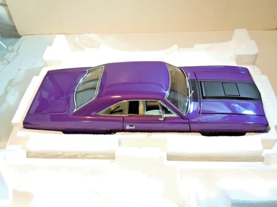 1:18 GMP 1970 Road Runner фиолетовый #G1803103 1 из 1608 - Изображение 1 из 3