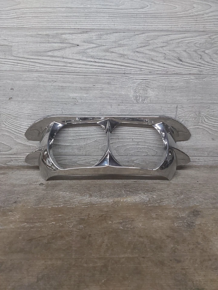 Carenado cromado de faros delanteros Harley Davidson Road Glide Foto 1 de 4