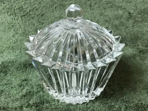 SCHÖNE KRISTALL ovale Box mit Deckel Diamant Feuer von Mikasa, Andenken, Schmuckstücke - Bild 1 von 1