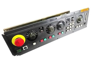Siemens 820T/TE Sinumerik Operator Panel 6FC3238-3EF20 570 030.9071.55 - Picture 1 of 16