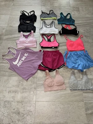 Lote de 13 camisetas deportivas y ducha Nike y otros diseñadores medianas Foto 1 de 3