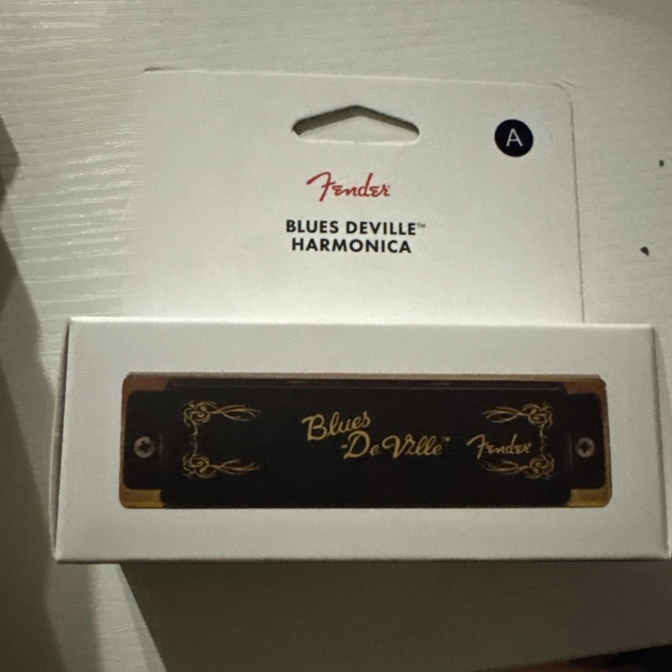 Armónica diatónica Fender Blues DeVille de 10 agujeros con estuche, llave de A Foto 1 de 3