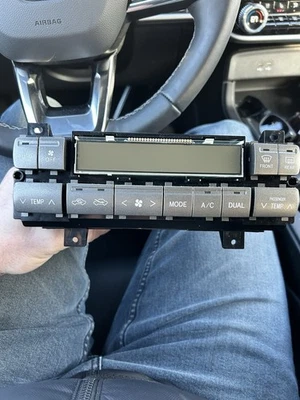 Lexus GX 470 HVAC 88650-60771 Air Conditioning Controller - Image 1 of 4