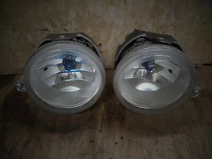 JEEP PATRIOT MK47 ~ FRONT BUMPER FIT FOG SPOT LIGHTS LENS PAIR OF GENUINE PARTS - Picture 1 of 4