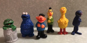 Sesame Street Bert, Ernie, Grover Big Bird Cookie M. Muppets Hong Kong 2" - Picture 1 of 6