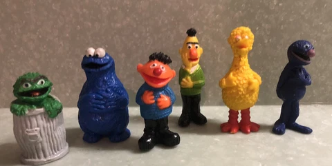Sesame Street Bert, Ernie, Grover Big Bird Cookie M. Muppets Hong Kong 2" Cover