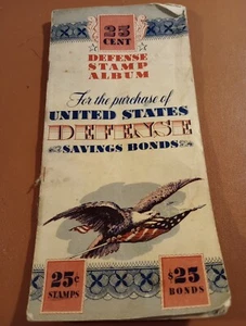 U S Defense Savings Bond 25 cent Defense Stamp Album with stamps 1942 - Imagen 1 de 7