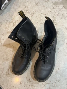 Stivali Doc Martens pelle liscia occhielli stringati neri uomo US 10 UK 9 - Foto 1 di 22
