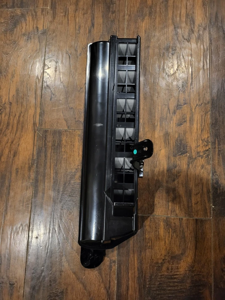 Mercedes Benz G550 2019-2025 OEM ALETA DE VENTILACIÓN DE AIRE CUARTO DERECHO G63 A4638301802 Foto 1 de 3