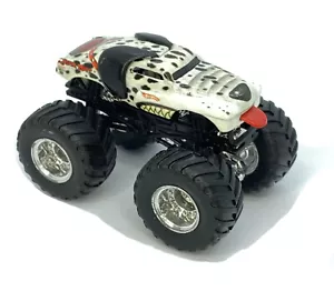 Monster Jam Truck Monster Mutt 1:64 diecast - Imagen 1 de 4