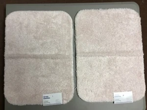 Alfombra de baño Simply Essential 17"" x 24"" nueva con etiquetas agua de rosas (rosa pálido) #251W - Imagen 1 de 3